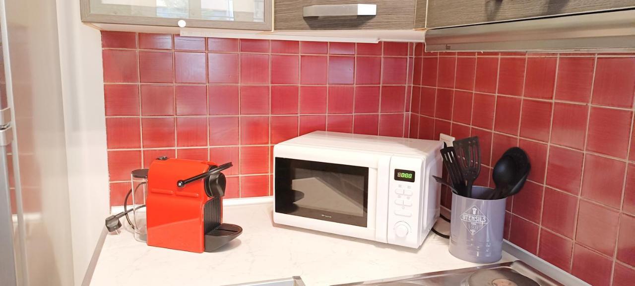 Filoxenia House Marousi -Private Parking- Apartment Athena Bagian luar foto